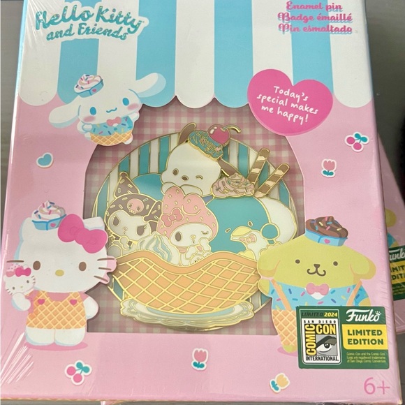 Hello Kitty and Friends SDCC Enamel Pin Limited Edition /600 - Picture 2 of 6